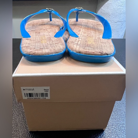 Michael Kors Jet Set Jelly Flip Flops - Picture 4 of 6